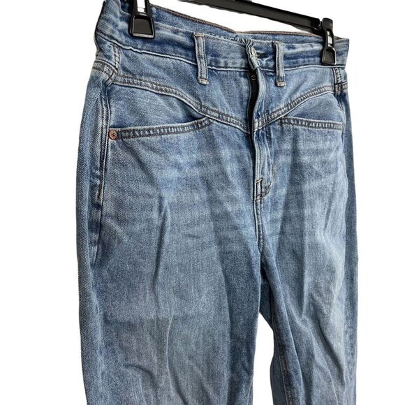 AMERICAN EAGLE MOM JEAN High Rise Waist Distressed Blue Jeans Ripped Holes sz 4 - Picture 5 of 16